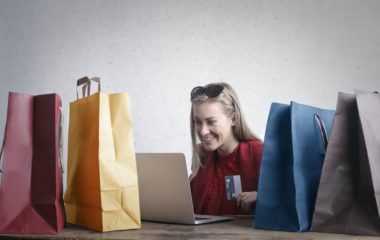 essential factors for e-commerce sites